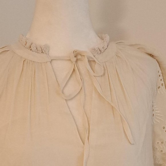 Who What Wear Eyelet Lace Flutter Sleeve Dress Size XS NWT - Picture 3 of 7